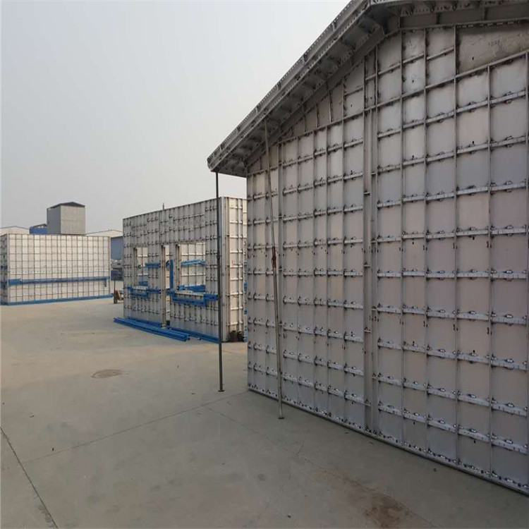 本申请涉及建筑模板的技术领域