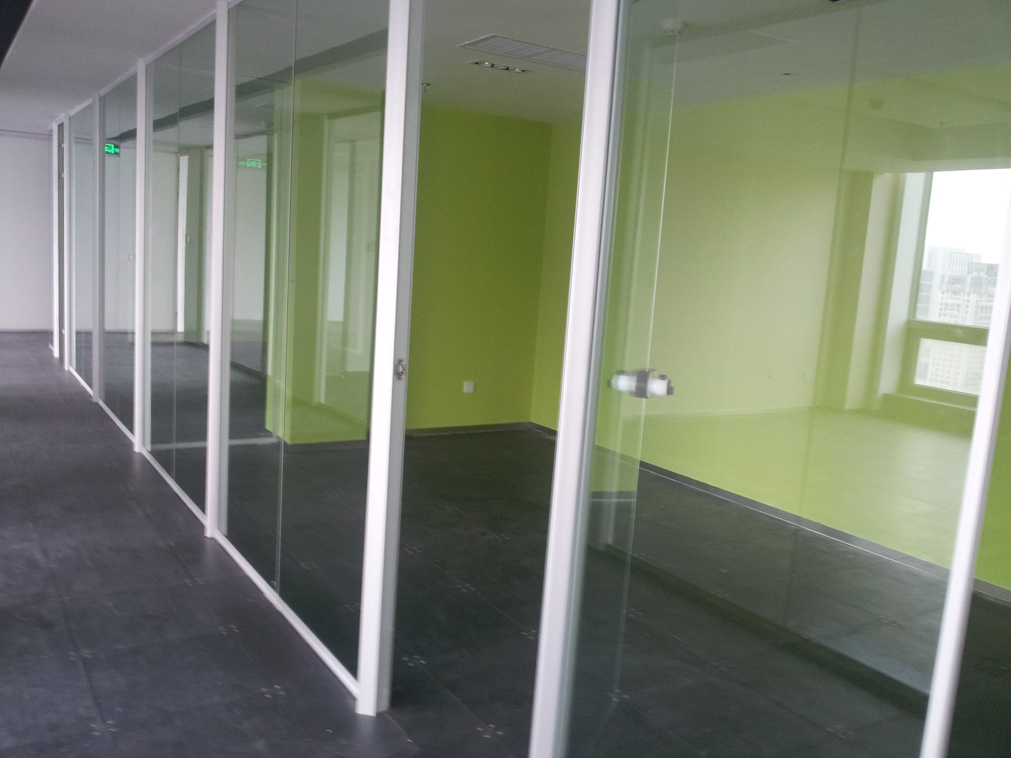 任何挑战者都难以承受价格战压力