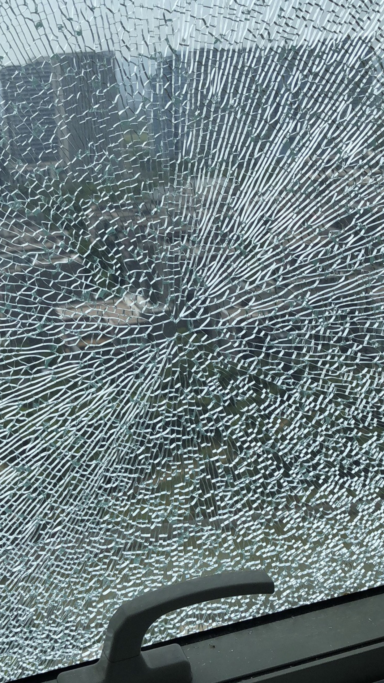 郑州市公安局中牟县局民警在工作中发现张某非法储存烟花爆竹