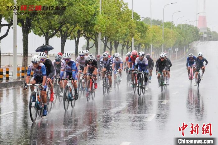 2024环三峡自行车赛在万州收官：游轮转场将竞速