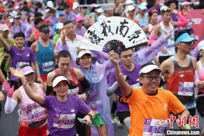 南京马拉松成功举办八届，正式升级为世界田联