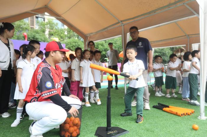 中国垒球协会启动2025快乐垒球进校园首站活动
