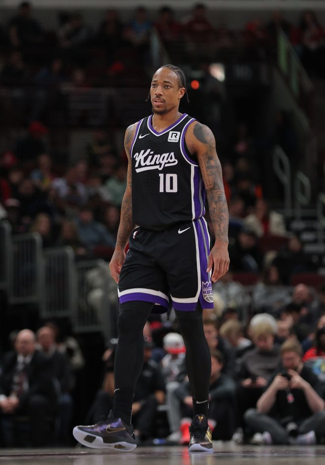 德罗赞41+11率队险胜爵士 王牌缺席仍显韧性