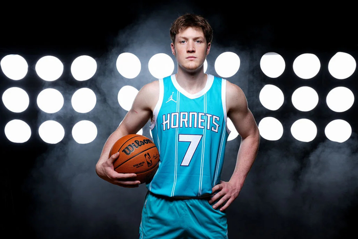 新秀克尼佩尔200记三分创历史 带领黄蜂冲击季后