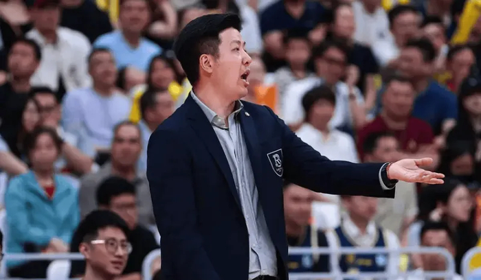 四川男篮惨败广东遭遇32连败 教练坦言伤病困扰