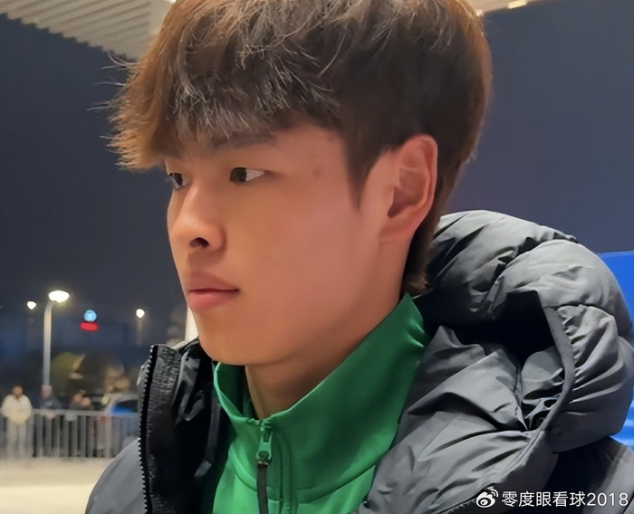 18岁邓捷夫坐稳国安左路主力 蒙哥马利大胆启用