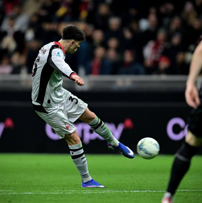 米兰逆转取胜 巴特萨吉绝杀助球队登顶积分榜