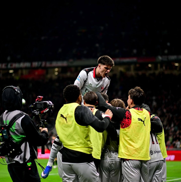 米兰逆转取胜 巴特萨吉绝杀助球队登顶积分榜