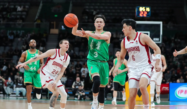 辽宁男篮冲击六连胜 乌戈战术调整显成效