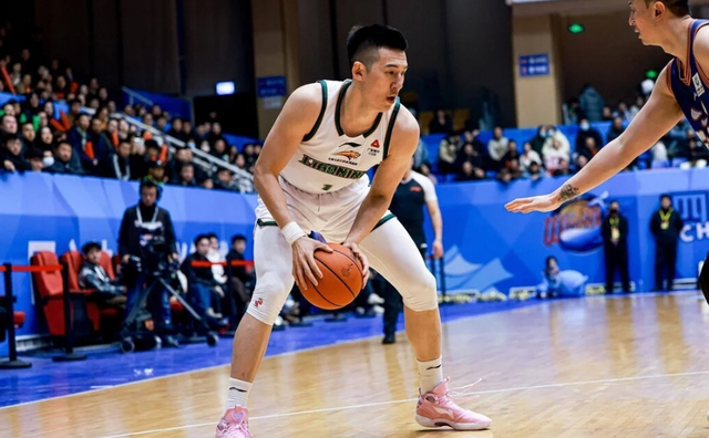 辽宁男篮冲击六连胜 乌戈战术调整显成效