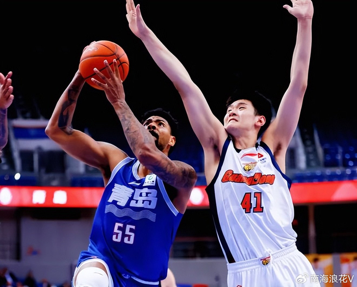 广东队客场惊天逆转青岛队 黄明依关键盖帽助胜
