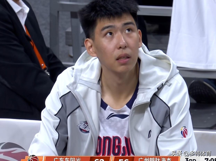 CBA常规赛奖项揭晓 杜锋落选卢伟夺冠 徐昕进步引